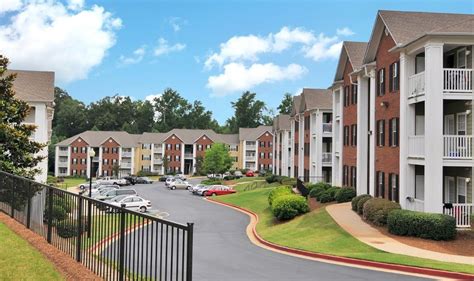 Lawrenceville ga apts. See all available apartments for rent at THE CAROLINA in Lawrenceville, GA. THE CAROLINA has rental units ranging from 900-1000 sq ft starting at $1300. 