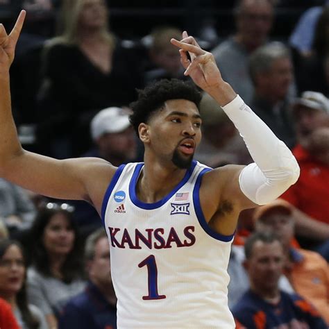 And like Dedric Lawson, Happ has played his best against the toughest opponents. In six Tier A games , he is averaging 22.0 points, 11.5 rebounds, 4.7 assists and 1.7 blocks.