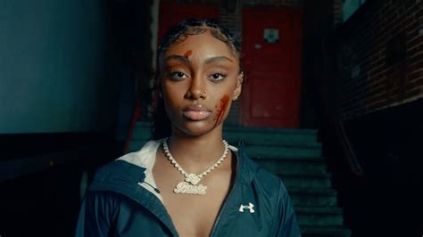 Lay banks. Lay Bankz is an 19 year old singer/songwriter and dancer hailing from Philadelphia, PA. Growing up she was influenced by musical greats such as Michael Jackson, Beyonce, Aaliyah, and Bruno Mars ... 