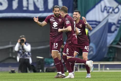 Lazio loses to Torino and could be overtaken by Juventus