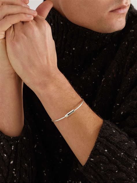 Le gramme. Le Gramme cable bracelets are crafted in France from recycled precious metals. Our bracelets are available in 925 silver, 750 yellow gold, 750 rose gold, as well as in black ceramic, and can be set with diamonds or not. The finish of … 
