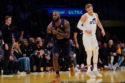 LeBron scores 39,000th point, Lakers complete sweep of tourney group play with 131-99 win over Utah