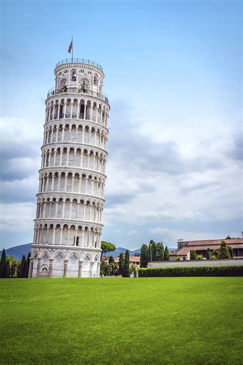 The land was donated to the YMCA in 1960 and, in 1991, the town of Niles became a sister city to Pisa, Italy. Today, the Leaning Tower YMCA consists of four fountains, a 30-foot pool and a plaque .... 