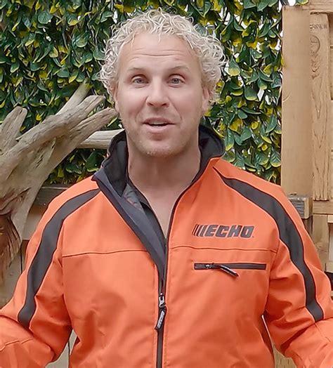 Learn to chainsaw carve with the legendary, Ryan Cook. ECHO