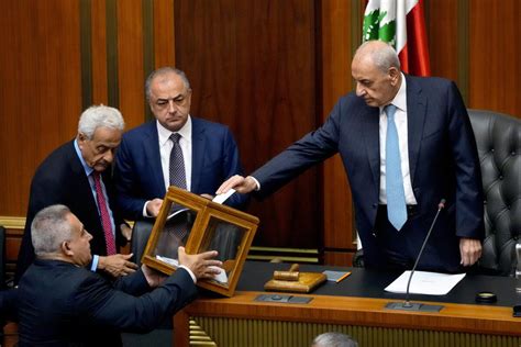 Lebanese lawmakers convene in another attempt to elect president, end power vacuum