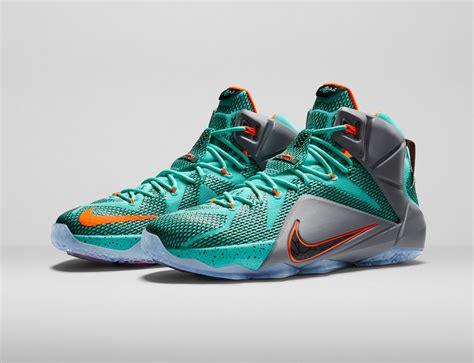 Lebron 12. Oct 10, 2015 · The LeBron 12’s had an awesome Zoom unit located in the heel but was met with a hard Posite-covered midsole upon impact. Now all you have is lightweight Phylon and Zoom aiding you through your stride and it makes the shoe feel as light as they actually are. 