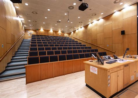 31 thg 8, 2008 ... That Huge Lecture Theatre! We have