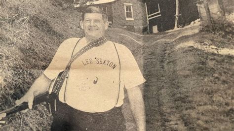 Lee Sexton, famous Letcher County musician, dies at 92