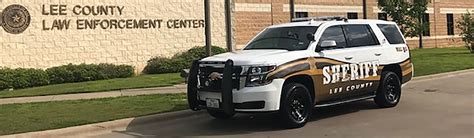 Lee County Sheriffs Office in Giddings, Texas. Contact Information Name Lee County Sheriffs Office Address 2122 FM 448 Road Giddings, Texas, 78942 Phone 979-542-2800.. 
