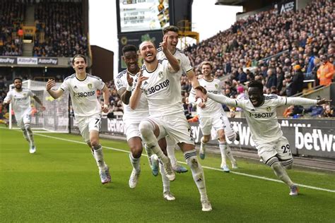 Leeds earns big win; Tottenham throws away lead in EPL