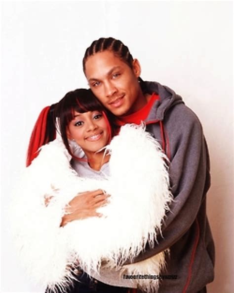 Left eye boyfriend larry. Lisa ‘Left Eye’ Lopes was just 19 years old when she went to an open casting call for an all-female R&B/hip-hop trio. It was 1990 and she’d just moved to Atlanta, Georgia from her native Philadelphia, Pennsylvania, with little more than a small keyboard and $750 to her name, as reported by CapitalXtra.. Before long, the talented rapper and … 