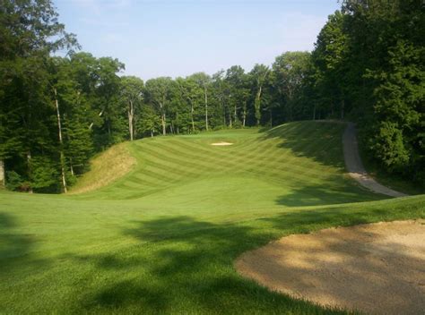 Legendary run golf course. Legendary Run Golf Course in Cincinnati, OH, is known for being one of the best 18-hole golf courses in the area. Designed by golf architect Arthur Hills, the course offers a challenge for … 