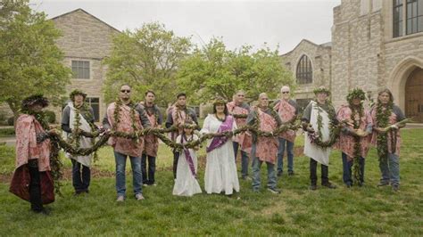 Lei of Aloha for World Peace visits the Covenant School …