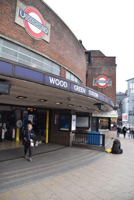 Leicester Square Station to Wood Green Station - 4 ways to