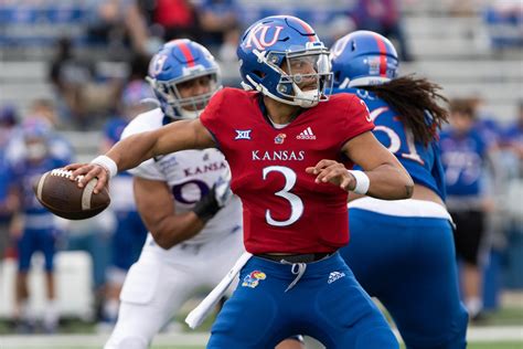 Aug 17, 2023 · 0:45. LAWRENCE — That announcement Tuesday, about the Gateway District and Kansas football stadium renovation, was a long time coming. It even had former Jayhawks star Chris Harris Jr. joking at ... 
