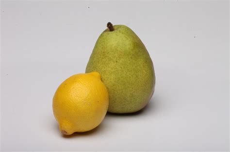 Lemon on a pear. Peel, core and roughly chop the pears, then mash with a fork. The pears should not be smooth, but should retain a bit of texture. Add the sugar and lemon juice and mix well. Pour into shallow ice trays or cake tins and put into the freezer. Allow the juice to freeze partially, for about 20–30 minutes. Mash with a fork to break up the ice ... 
