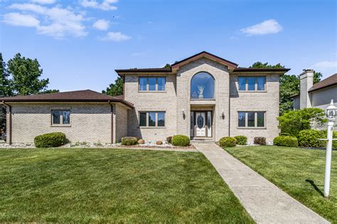 Lemont il homes for sale. 5 beds 3.5 baths 3,140 sq ft 0.42 acre (lot) 13095 Spruce Hill Ct, Lemont, IL 60439. ABOUT THIS HOME. Recently Sold Home in Lemont, IL: Light and bright throughout, this brick ranch townhome is designed with 10-foot ceilings and solid oak doors on the main level, plus a full finished basement with 2nd kitchen. 