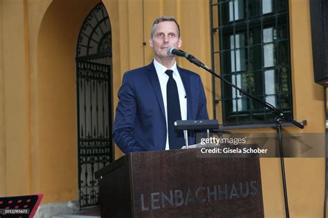 Lenbachhaus munich director