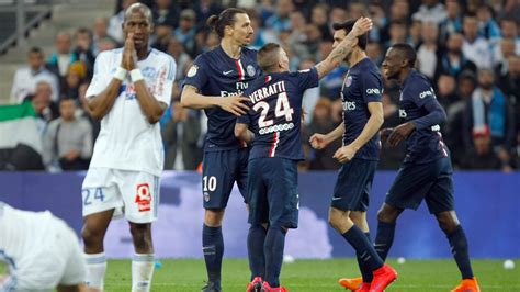 Lens beats Toulouse for 1st win this season. PSG faces bitter rival Marseille