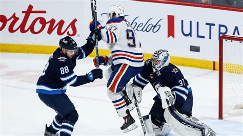 Leon Draisaitl breaks late tie, Oilers beat Jets 3-1 for 4th straight victory