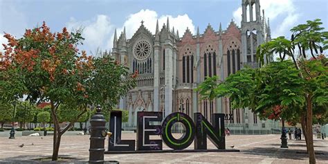 Leon guanajuato. Consiga la previsión local por hora para León, Guanajuato, México, incluida la temperatura, RealFeel y la probabilidad de precipitaciones. Todo lo que necesita para anticiparse y estar ... 