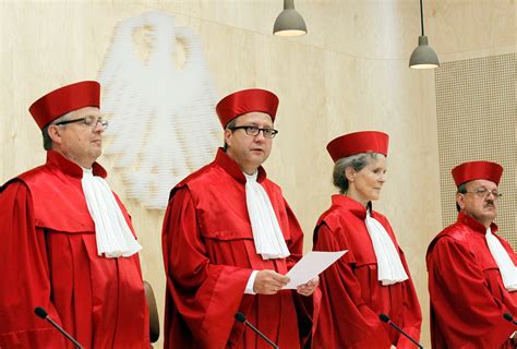 Les juges de Karlsruhe approuvent la souffrance d'une personne gravement  malade