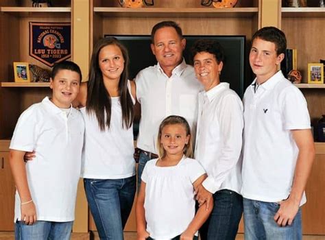 Les miles family. Mar 5, 2021 · "Les Miles is one of the most successful coaches in America and he has the LSU program in position to compete for championships each and every year in the most dominant football conference in the country," LSU athletic director Joe Alleva said then in a statement. "He recruits at an elite level, his players graduate and he is a respected member ... 