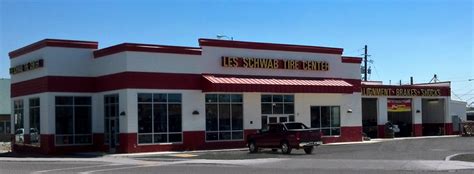 Les Schwab Tire Center - Fresno Blackstone Ave. 3966 N Blackstone Ave. Fresno, CA 93726. 4.8 (658) (559) 227-7593. Get Directions. We're just west of Hwy 41/Yosemite Fwy on N Blackstone Ave, between E Griffith Way and E Saginaw Way, across from Carl's Jr. Make This My Store.. 
