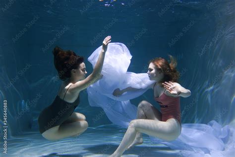 Lesbian Underwater Tube Search (883 videos) - NudeVista