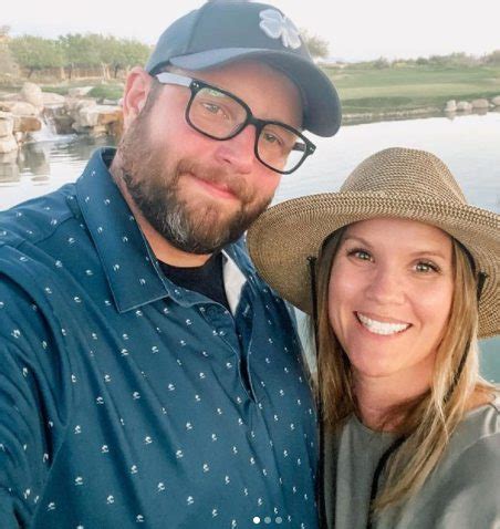 Leslie davis husband. Leslie Davis with his husband, Jacob Davis. Leslie is a married woman. Her husband is a man named Jacob Davis. In her bio, Leslie revealed that she and her partner had been together for almost … 