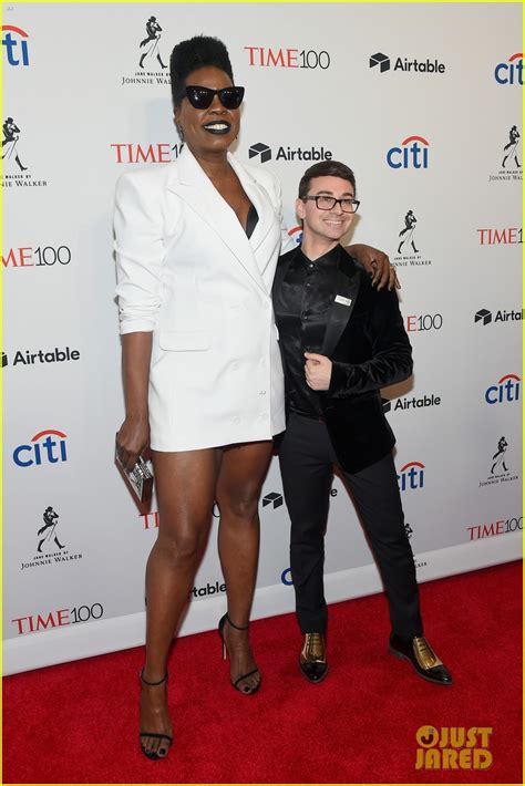 Leslie Jones Family: Husband, Children, Parents, Siblings. October 25, 2023 1 Min Read. Leslie Jones is an American Comedian and actress. She is widely recognized for her role in the drama series “Bmf”. She is 56 years old. Leslie Jones has had a remarkable career in the entertainment industry.