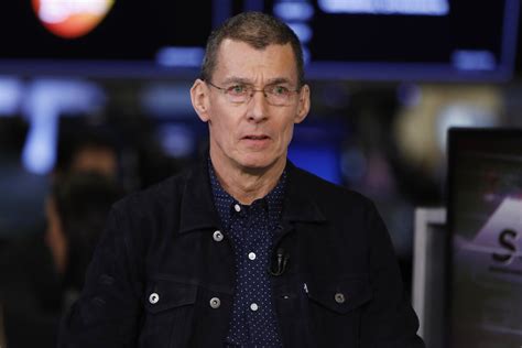 Levi’s CEO Chip Bergh to step down in January, handing over leadership to former CEO of Kohl’s
