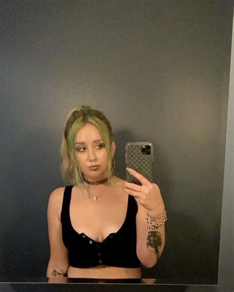 <span>👑</span>Onlyfans Free Videos