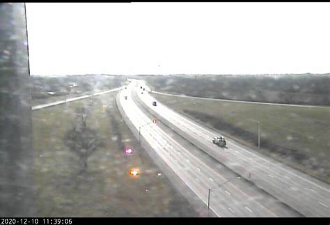 Live Traffic Reports - Lexington, KY. What's happening on the road RIGHT NOW! Lexington traffic information. Our maps show updates on road construction, traffic accidents, travel delays and the latest traffic speeds. ... Data is automatically updated every 5 minutes, 24 hours a day, 7 days a week! Live Lexington Area Traffic Cameras. I-75 at ...