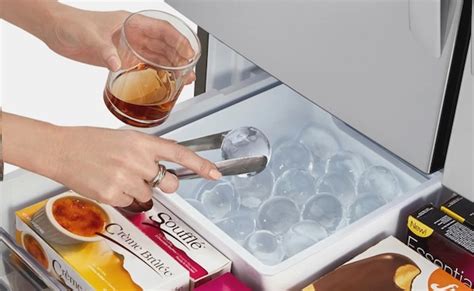 LG Door-in-Door panel provides easy access to frequently used items. Smooth Touch Ice Dispenser with Uvnano. Contemporary flat panels and easy-access pocket handles elevate your kitchen style game. Dual ice makers automatically create standard ice cubes, crushed ice and slow-melting round craft ice for all your entertaining needs