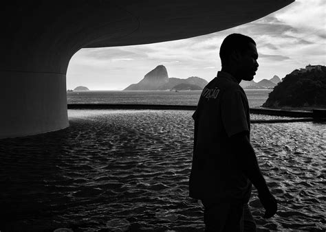 Liam Poppy Messenger Rio de Janeiro