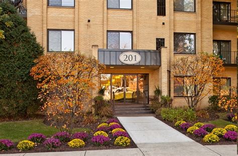 Libertyville apartments. Things To Know About Libertyville apartments. 
