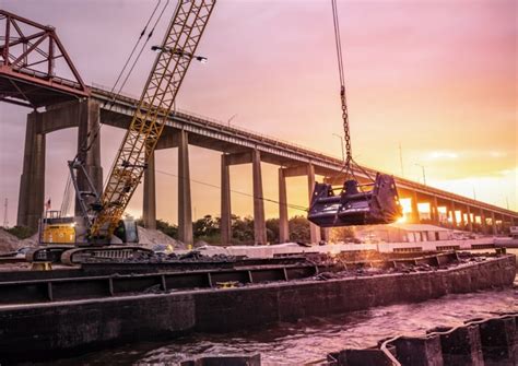 Liebherr dredging package gets the job done in Florida