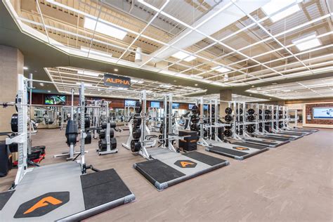  Anything you could possibly need to live healthy is right off the Texas 8 Beltway and I-10. Here, you'll find group fitness studios, upscale locker rooms, a spacious workout floor filled with equipment — it's so much more than a gym. .
