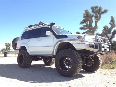 1995 Toyota Land Cruiser 80. Engine: E-FZJ80G. 3-Inch Lift. Whee