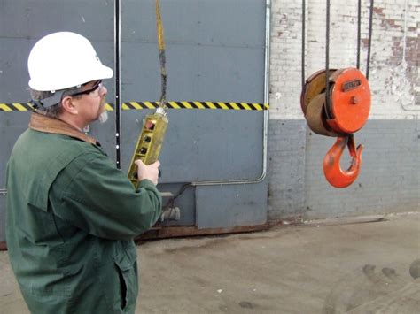 Lifting guide Hoist safety tips every rigger, operator should know