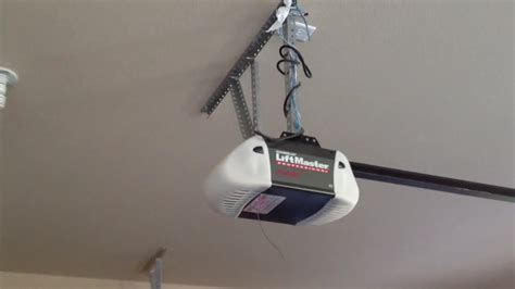 Liftmaster camera not working. Aug 18, 2020 · The LiftMaster Smart Camera uses a simple USB cable and A/C adapter (included) for power, so you’ll need a third outlet for it; plan accordingly and bring an outlet extender to avoid an extra ... 