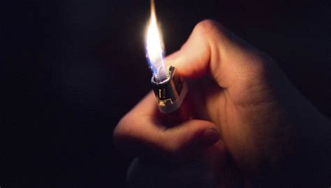 Lighter burn. Scars (from cutting and burning, etc.) on the body; The appearance of lighters, razors, or sharp objects that one would not expect among a person's belongings; Low self-esteem; Difficulty handling ... 