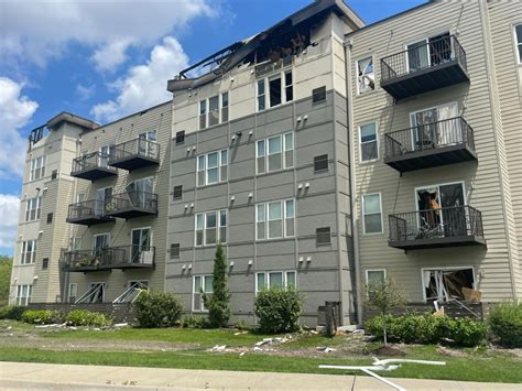 Lightning strike believed to be start of apartment fire in Oakbrook Terrace
