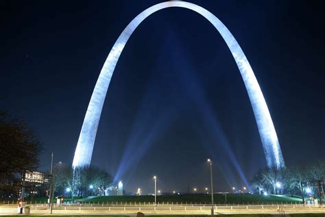 Lights back on at Gateway Arch tonight as birds fly north for spring