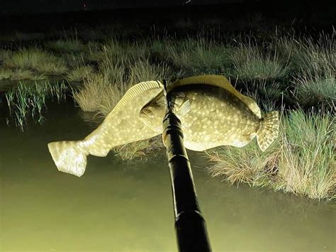 Lights for gigging flounder