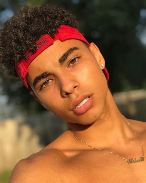 Best Light Skin Hairstyles to Try. Our experts have compiled a list of 20 hairstyle ideas for mixed guys with light skin tone to rock this season. 1. Big Afro and Gold Highlights. The …. Lightskin guy