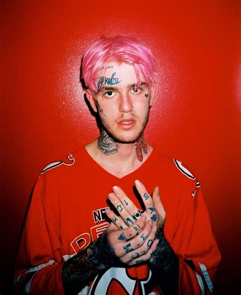 Nov 16, 2017 · Take a look at pics of Lil Peep. Gustav Elijah Åhr, more popularly known by his stage name Lil Peep, was an American rapper, singer, songwriter and model.. 