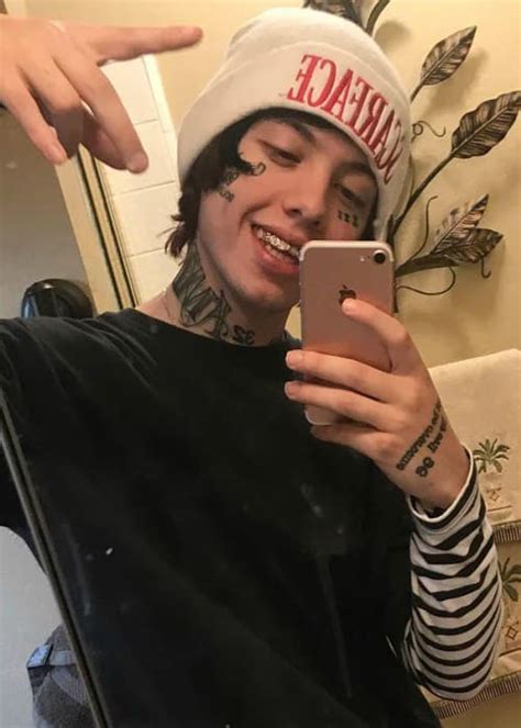 Lil Xan/Instagram 16) He’s reportedly dating Noah Cyrus Singer Noah Cyrus (Miley Cyrus’s younger sister) and Lil Xan are confirmed as an item after both young …