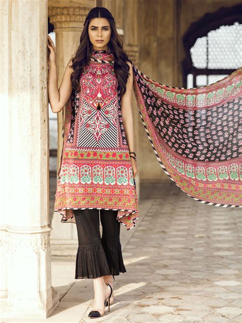 Limelight.pk - FREE DELIVERY FOR ORDERS ABOVE RS 2490 WITHIN PAKISTAN Women Women Unstitched ... Limelight Trends ; Log in. Search. Cart. 0 items. Log in. Women. Unstitched . Summer '24 Formals Be Yourself Cambric Winter '23 ...